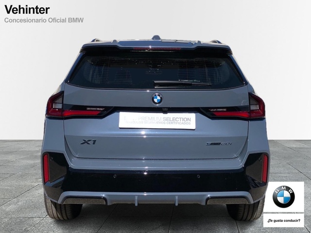 BMW X1 sDrive20i color Gris. Año 2024. 125KW(170CV). Híbrido Electro/Gasolina. En concesionario Vehinter Getafe de Madrid
