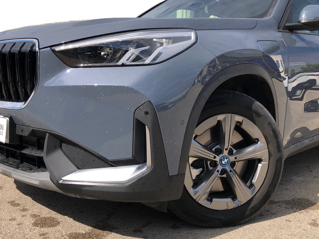 BMW X1 xDrive30e color Gris. Año 2024. 240KW(326CV). Híbrido Electro/Gasolina. En concesionario Vehinter Getafe de Madrid