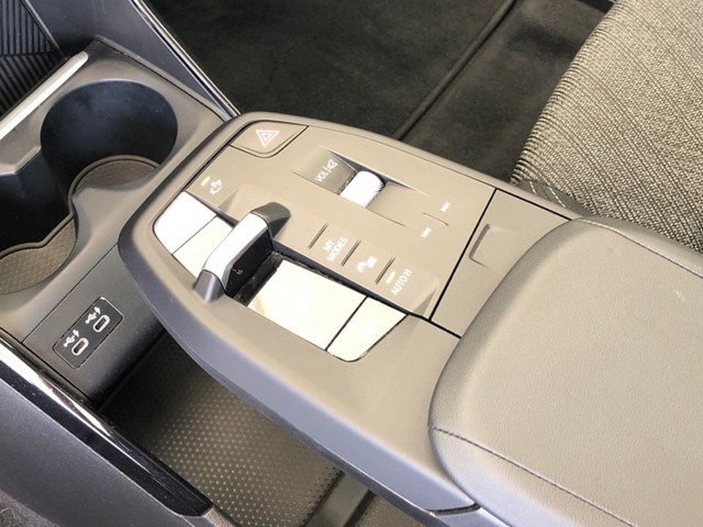 BMW X1 xDrive30e color Gris. Año 2024. 240KW(326CV). Híbrido Electro/Gasolina. En concesionario Vehinter Getafe de Madrid