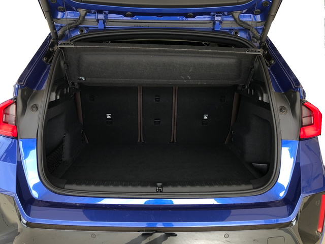 BMW X1 sDrive20d color Azul. Año 2024. 120KW(163CV). Diésel. En concesionario Vehinter Getafe de Madrid