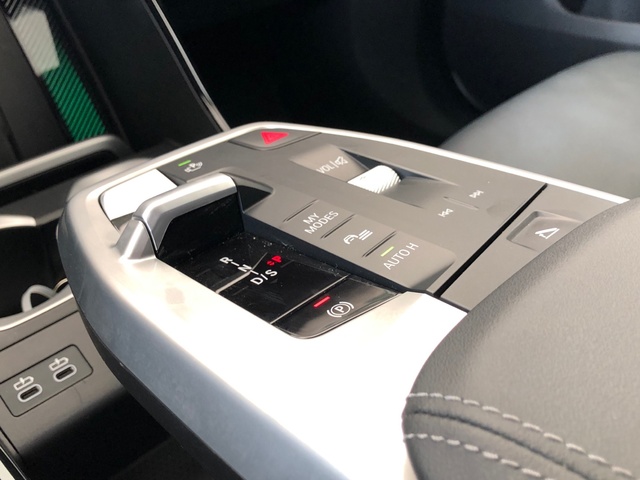 BMW X1 sDrive20d color Gris Plata. Año 2024. 120KW(163CV). Diésel. En concesionario Vehinter Getafe de Madrid