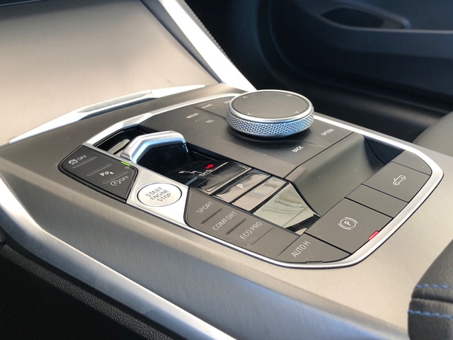 BMW Serie 4 420i Cabrio color Gris. Año 2024. 135KW(184CV). Gasolina. En concesionario Vehinter Getafe de Madrid