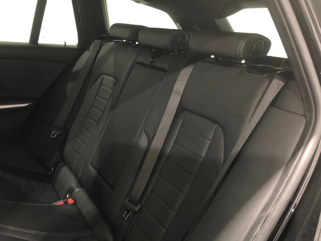 BMW Serie 3 318d Touring color Negro. Año 2025. 110KW(150CV). Diésel. En concesionario Auto Premier, S.A. - MADRID de Madrid