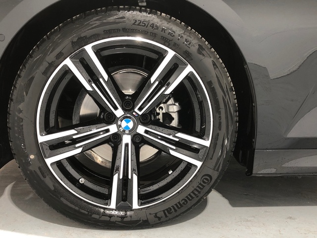 BMW Serie 3 318d Touring color Negro. Año 2025. 110KW(150CV). Diésel. En concesionario Auto Premier, S.A. - MADRID de Madrid