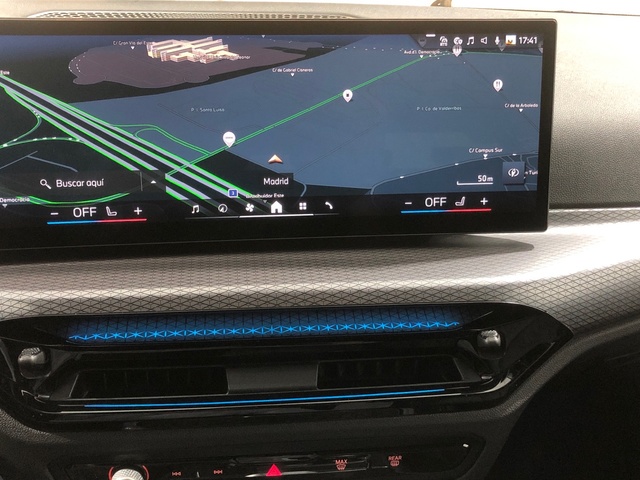 BMW Serie 3 318d Touring color Negro. Año 2025. 110KW(150CV). Diésel. En concesionario Auto Premier, S.A. - MADRID de Madrid