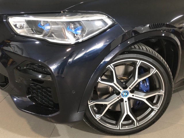 BMW X5 xDrive45e color Negro. Año 2021. 290KW(394CV). Híbrido Electro/Gasolina. En concesionario Auto Premier, S.A. - MADRID de Madrid