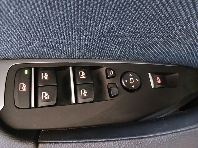 BMW X3 xDrive20d color Negro. Año 2021. 140KW(190CV). Híbrido Electro/Diesel. En concesionario ALBAMOCION CIUDAD REAL de Ciudad Real