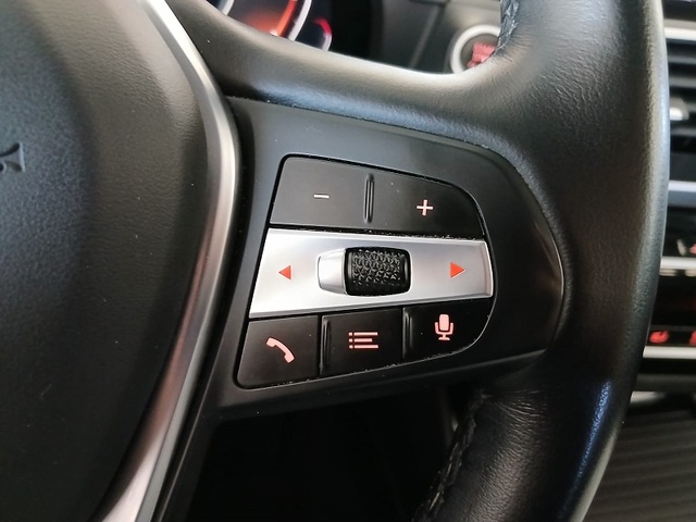 BMW X3 xDrive20d color Negro. Año 2021. 140KW(190CV). Híbrido Electro/Diesel. En concesionario ALBAMOCION CIUDAD REAL de Ciudad Real