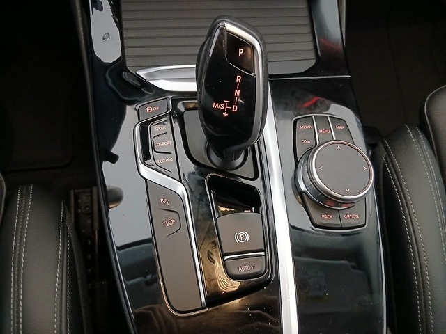 BMW X3 xDrive20d color Negro. Año 2021. 140KW(190CV). Híbrido Electro/Diesel. En concesionario ALBAMOCION CIUDAD REAL de Ciudad Real