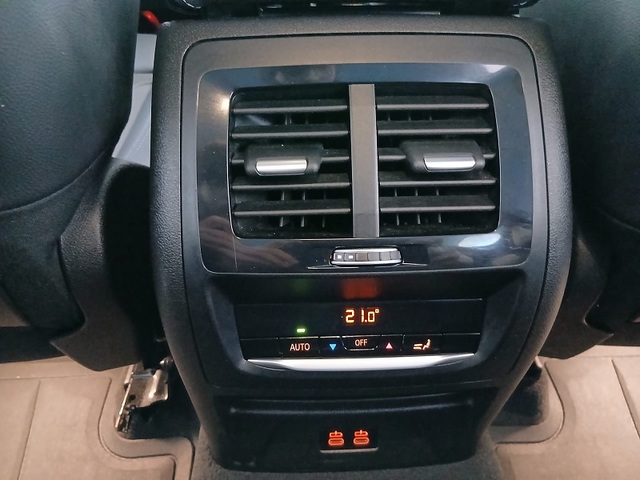 BMW X3 xDrive20d color Negro. Año 2021. 140KW(190CV). Híbrido Electro/Diesel. En concesionario ALBAMOCION CIUDAD REAL de Ciudad Real