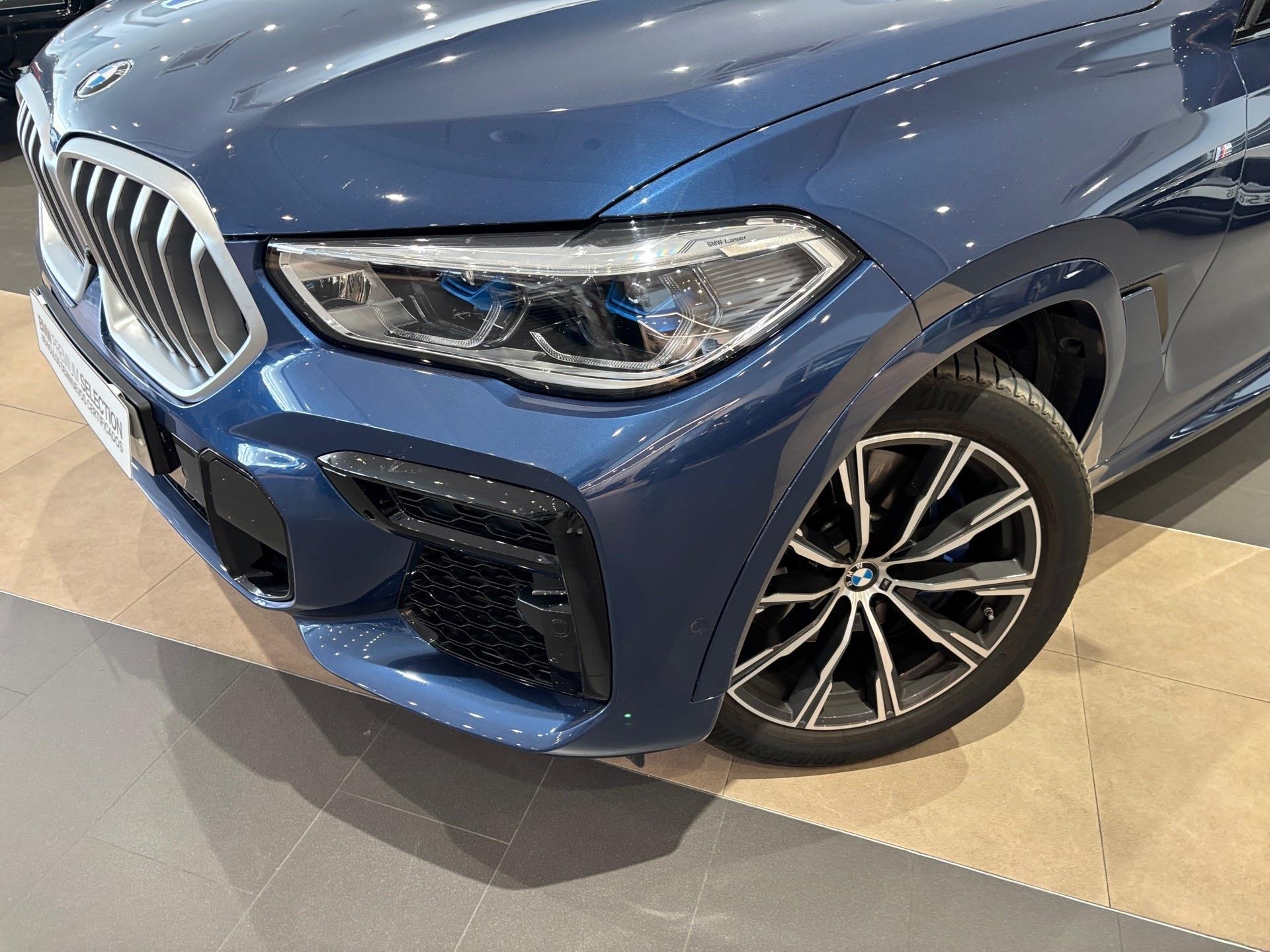 BMW X6 xDrive40i color Azul. Año 2023. 250KW(340CV). Gasolina. En concesionario Automotor Costa, S.L.U. de Almería