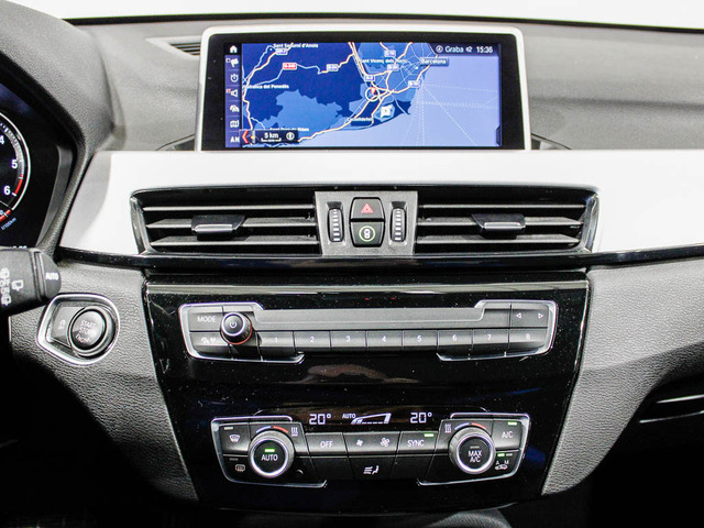 BMW X1 sDrive18d color Blanco. Año 2022. 110KW(150CV). Diésel. En concesionario Barcelona Premium -- GRAN VIA de Barcelona