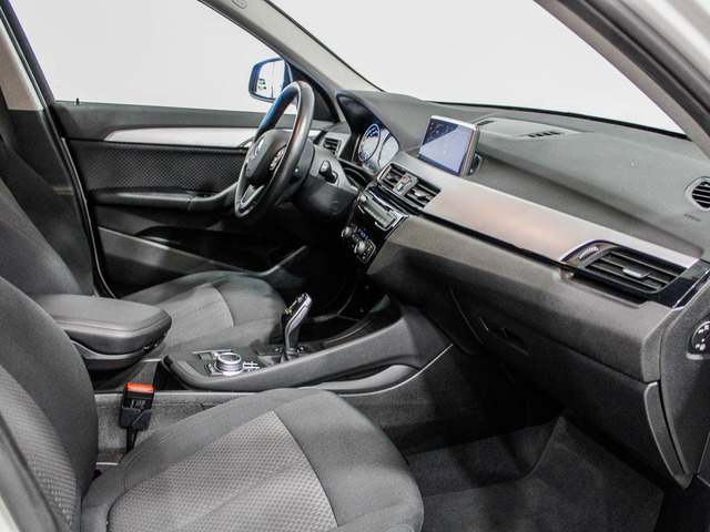 BMW X1 sDrive18d color Blanco. Año 2022. 110KW(150CV). Diésel. En concesionario Barcelona Premium -- GRAN VIA de Barcelona