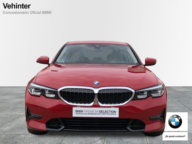 BMW Serie 3 318d color Rojo. Año 2021. 110KW(150CV). Diésel. En concesionario Vehinter Getafe de Madrid