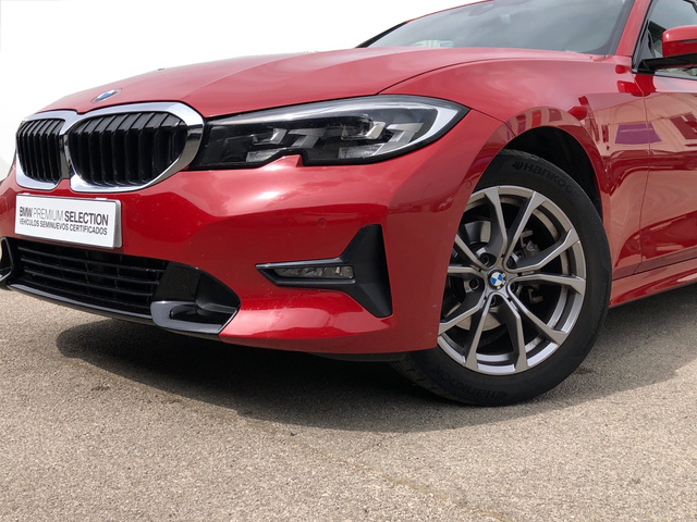 BMW Serie 3 318d color Rojo. Año 2021. 110KW(150CV). Diésel. En concesionario Vehinter Getafe de Madrid