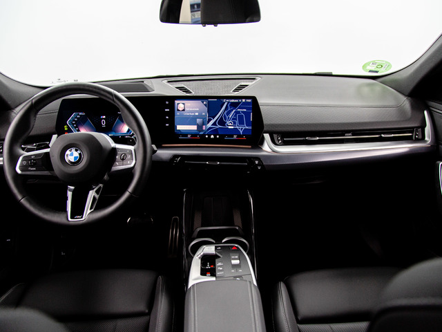 BMW X2 sDrive18d color Gris. Año 2024. 110KW(150CV). Diésel. En concesionario Móvil Begar Alicante de Alicante