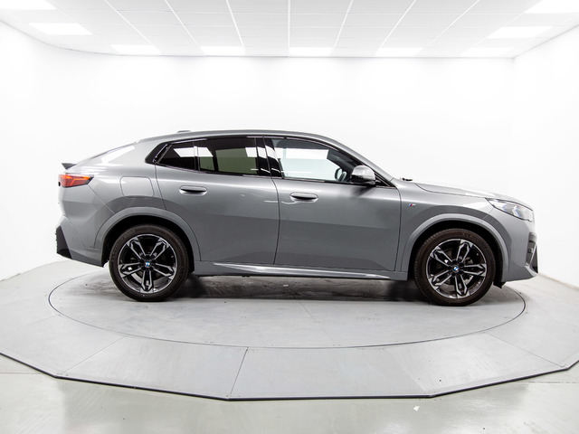 BMW X2 sDrive18d color Gris. Año 2024. 110KW(150CV). Diésel. En concesionario Móvil Begar Alicante de Alicante