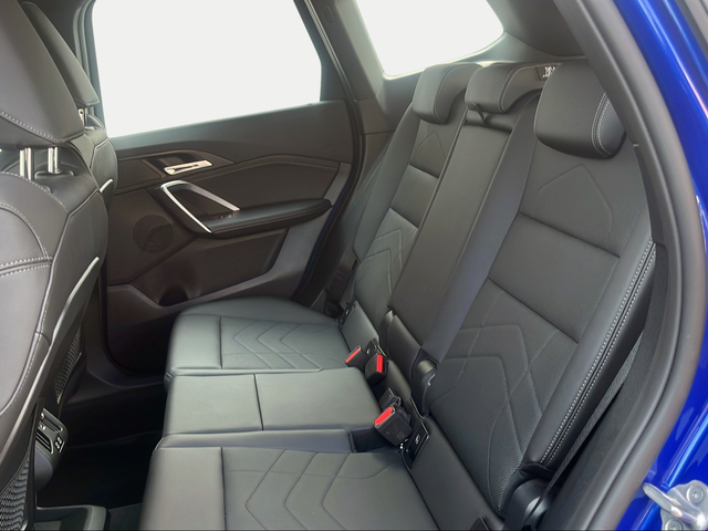 BMW X1 sDrive18d color Azul. Año 2023. 110KW(150CV). Diésel. En concesionario Ilbira Motor | Granada de Granada