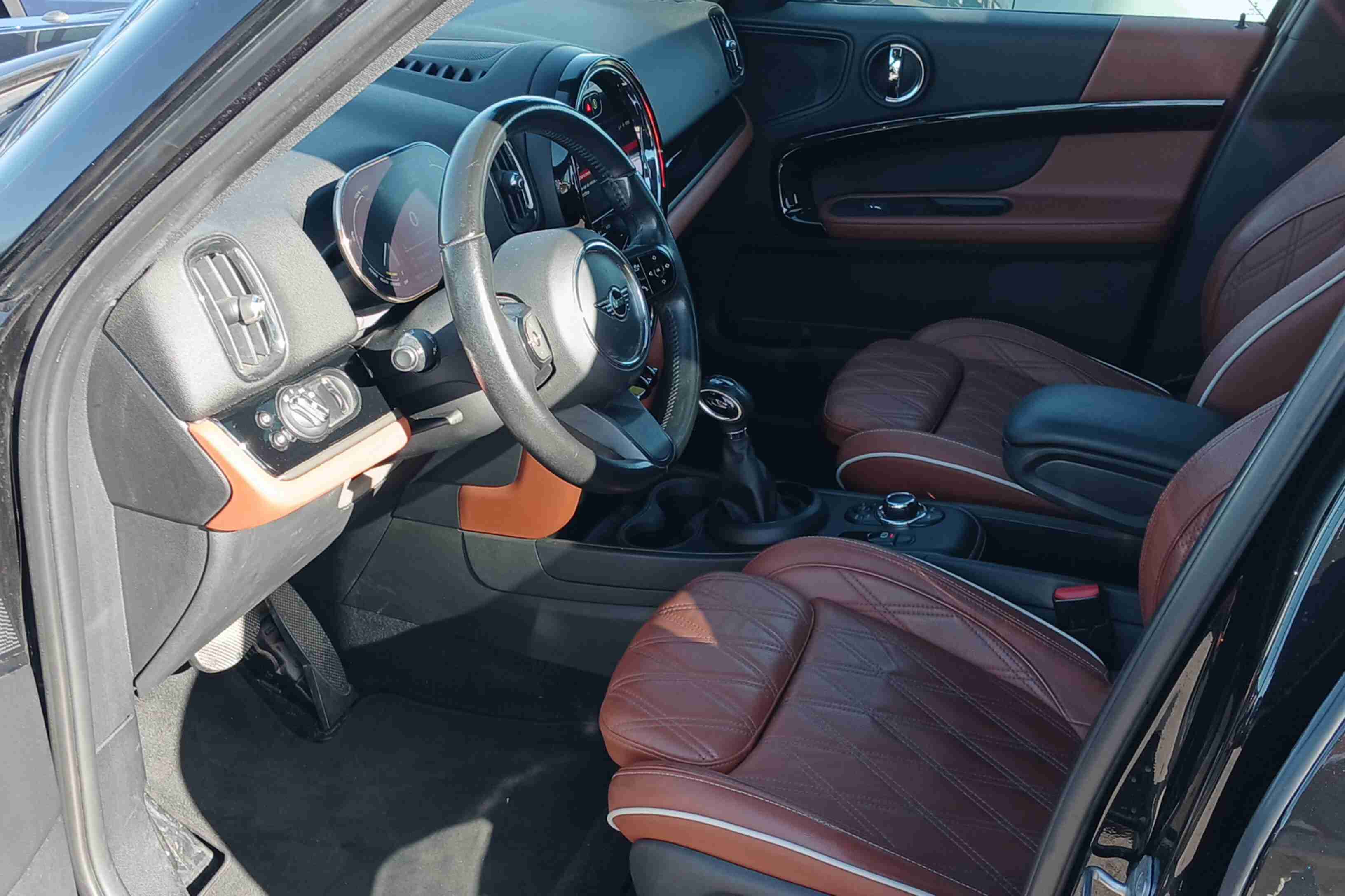 fotoG 6 del MINI MINI Countryman Cooper S E ALL4 162 kW (220 CV) 220cv Elétrico / Gasolina Híbrido de 2021 em Oeiras