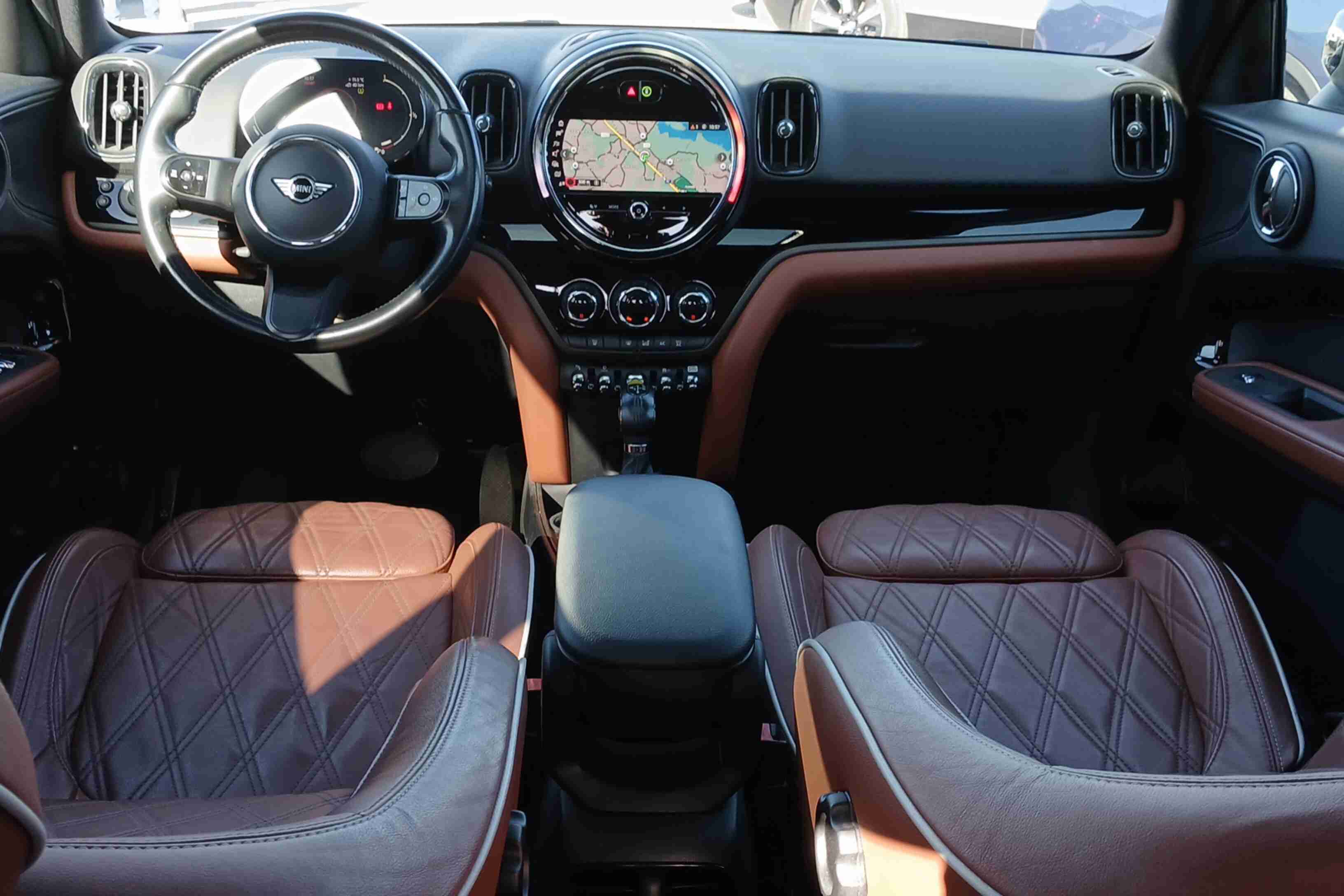 fotoG 8 del MINI MINI Countryman Cooper S E ALL4 162 kW (220 CV) 220cv Elétrico / Gasolina Híbrido de 2021 em Oeiras