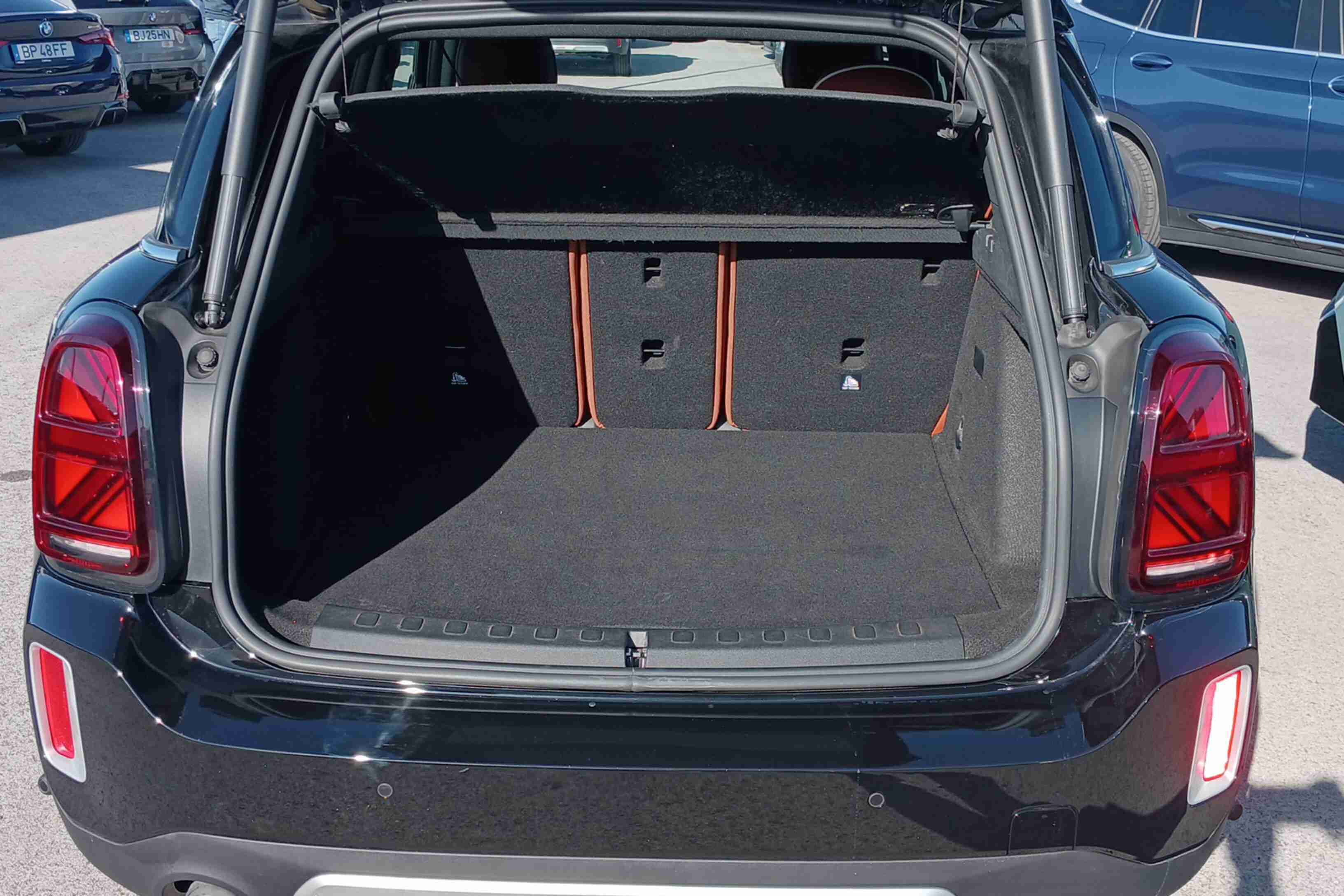 fotoG 10 del MINI MINI Countryman Cooper S E ALL4 162 kW (220 CV) 220cv Elétrico / Gasolina Híbrido de 2021 em Oeiras