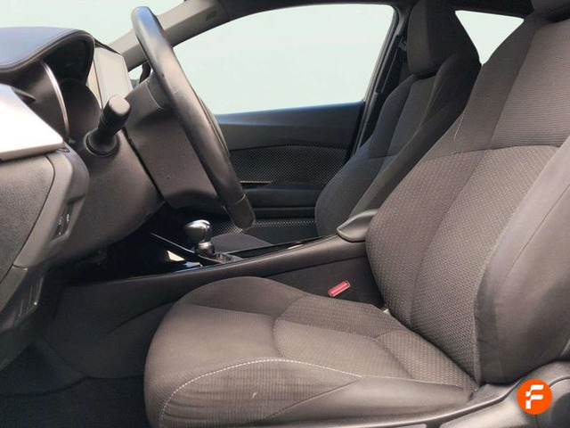 Foto 8 Toyota C-HR 1.8 125H Active 90 kW (122 CV)