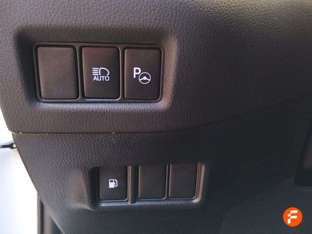 Foto 17 Toyota C-HR 1.8 125H Active 90 kW (122 CV)