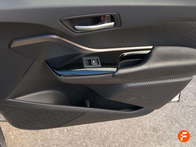 Foto 20 Toyota C-HR 1.8 125H Active 90 kW (122 CV)