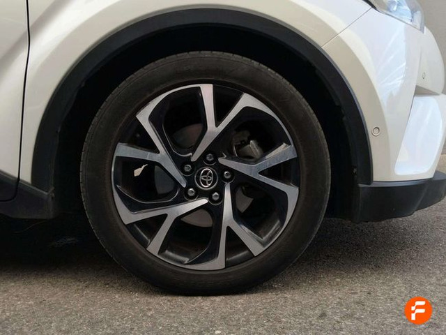 Foto 21 Toyota C-HR 1.8 125H Active 90 kW (122 CV)