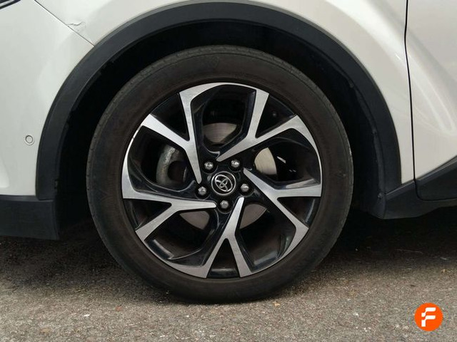 Foto 22 Toyota C-HR 1.8 125H Active 90 kW (122 CV)