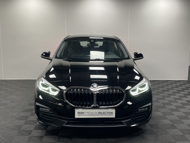 BMW Serie 1 118d color Negro. Año 2021. 110KW(150CV). Diésel. En concesionario Maberauto de Castellón