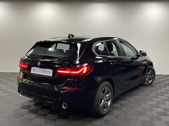 BMW Serie 1 118d color Negro. Año 2021. 110KW(150CV). Diésel. En concesionario Maberauto de Castellón