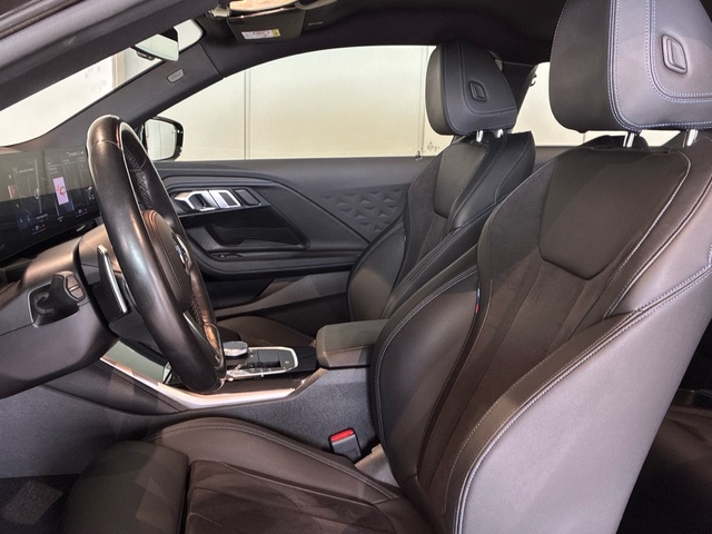 BMW Serie 2 218i Coupe color Negro. Año 2024. 115KW(156CV). Gasolina. En concesionario BMW Marcos Automoción de Valencia