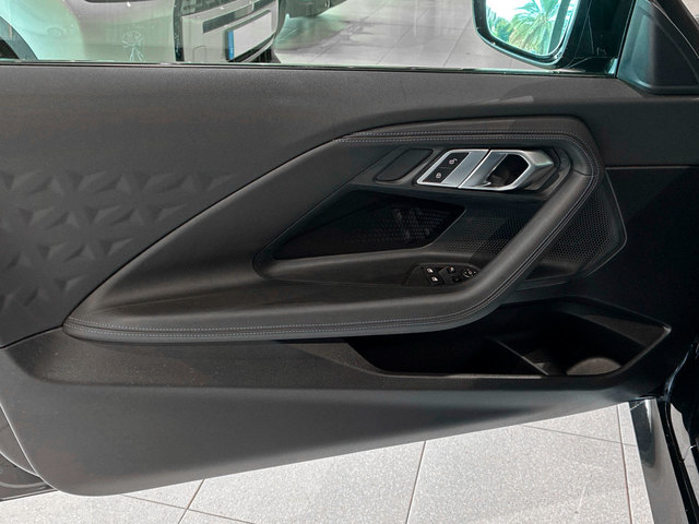 BMW Serie 2 218i Coupe color Negro. Año 2024. 115KW(156CV). Gasolina. En concesionario BMW Marcos Automoción de Valencia