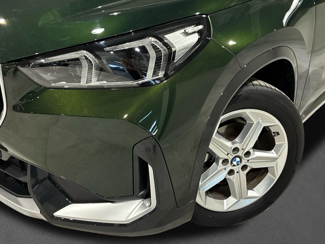 BMW X1 xDrive20d color Verde. Año 2024. 120KW(163CV). Diésel. En concesionario BMW Marcos Automoción de Valencia