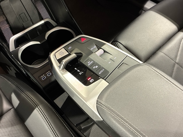 BMW X1 xDrive20d color Verde. Año 2024. 120KW(163CV). Diésel. En concesionario BMW Marcos Automoción de Valencia