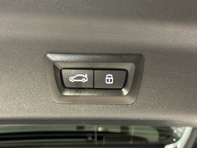 BMW X1 xDrive20d color Verde. Año 2024. 120KW(163CV). Diésel. En concesionario BMW Marcos Automoción de Valencia