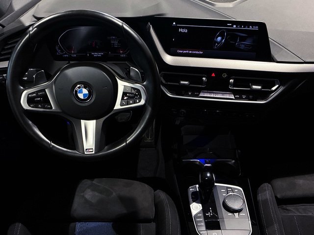 BMW Serie 1 118d color Gris. Año 2024. 110KW(150CV). Diésel. En concesionario BMW Marcos Automoción de Valencia