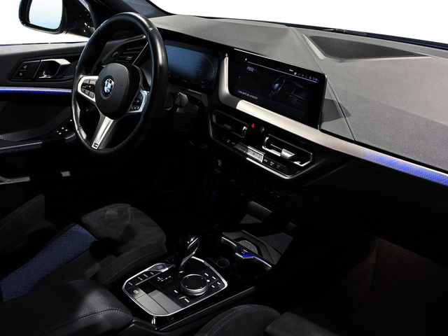 BMW Serie 1 118d color Gris. Año 2024. 110KW(150CV). Diésel. En concesionario BMW Marcos Automoción de Valencia