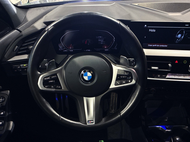 BMW Serie 1 118d color Gris. Año 2024. 110KW(150CV). Diésel. En concesionario BMW Marcos Automoción de Valencia