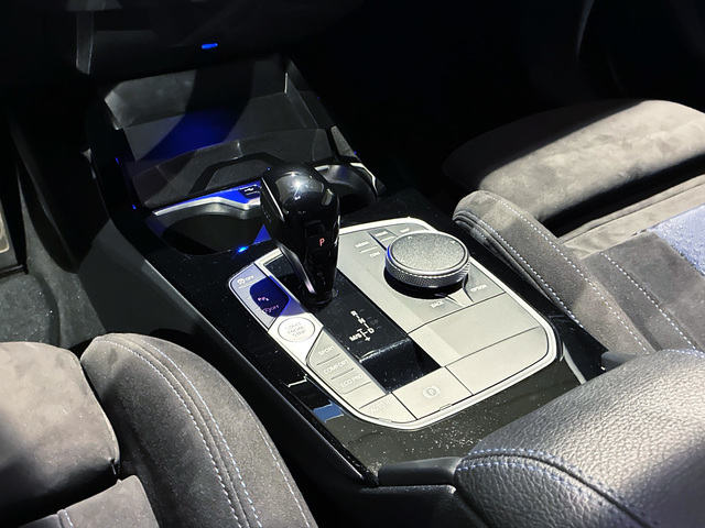 BMW Serie 1 118d color Gris. Año 2024. 110KW(150CV). Diésel. En concesionario BMW Marcos Automoción de Valencia