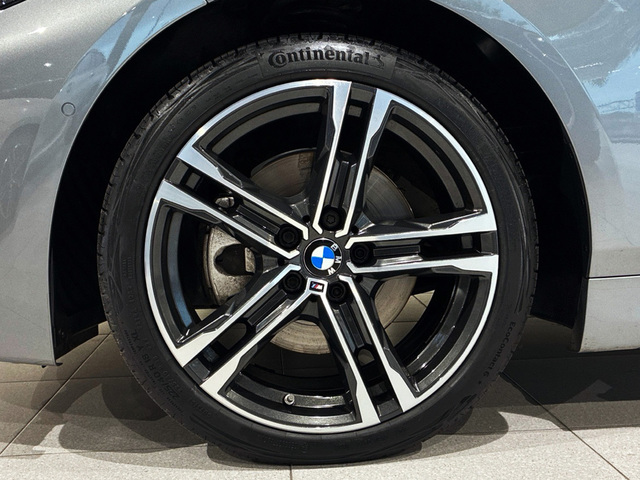 BMW Serie 1 118d color Gris. Año 2024. 110KW(150CV). Diésel. En concesionario BMW Marcos Automoción de Valencia