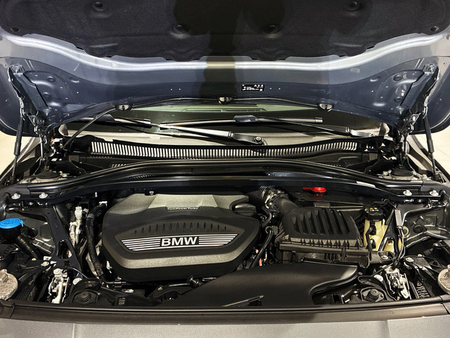 BMW Serie 1 118d color Gris. Año 2024. 110KW(150CV). Diésel. En concesionario BMW Marcos Automoción de Valencia