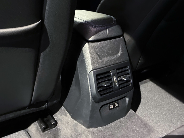 BMW Serie 1 118d color Gris. Año 2024. 110KW(150CV). Diésel. En concesionario BMW Marcos Automoción de Valencia