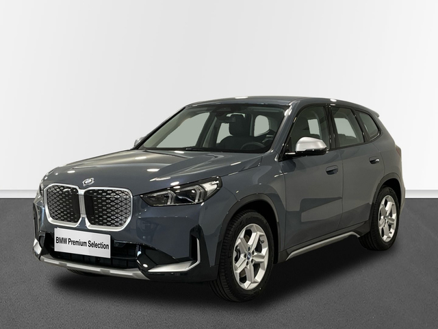 BMW iX1 xDrive30 color Gris. Año 2024. 230KW(313CV). Eléctrico. En concesionario BMW Marcos Automoción de Valencia