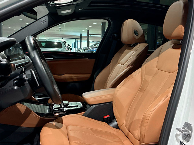 BMW X4 xDrive20d color Blanco. Año 2024. 140KW(190CV). Diésel. En concesionario BMW Marcos Automoción de Valencia