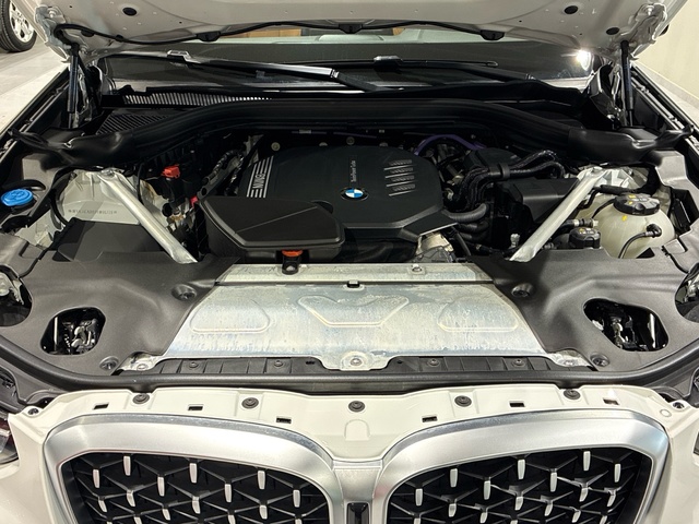 BMW X4 xDrive20d color Blanco. Año 2024. 140KW(190CV). Diésel. En concesionario BMW Marcos Automoción de Valencia