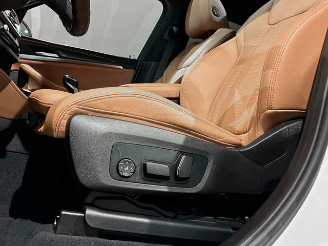 BMW X4 xDrive20d color Blanco. Año 2024. 140KW(190CV). Diésel. En concesionario BMW Marcos Automoción de Valencia