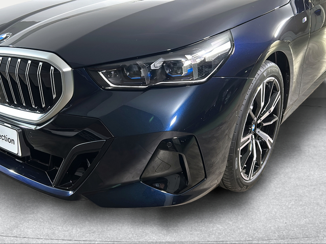 BMW Serie 5 520d color Negro. Año 2025. 145KW(197CV). Diésel. En concesionario San Pablo Motor | Su Eminencia de Sevilla