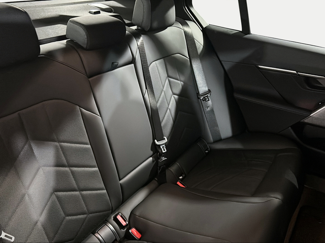 BMW Serie 5 520d color Negro. Año 2025. 145KW(197CV). Diésel. En concesionario San Pablo Motor | Su Eminencia de Sevilla